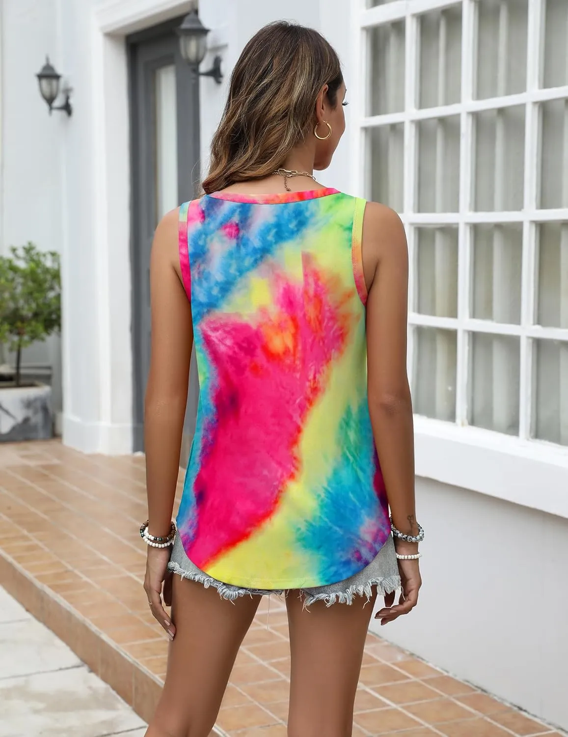 Zeagoo Womens Loose Fit Tank Tops Summer Scoop Neck Tops Casual Flowy Sleeveless Tunic Shirts 2025