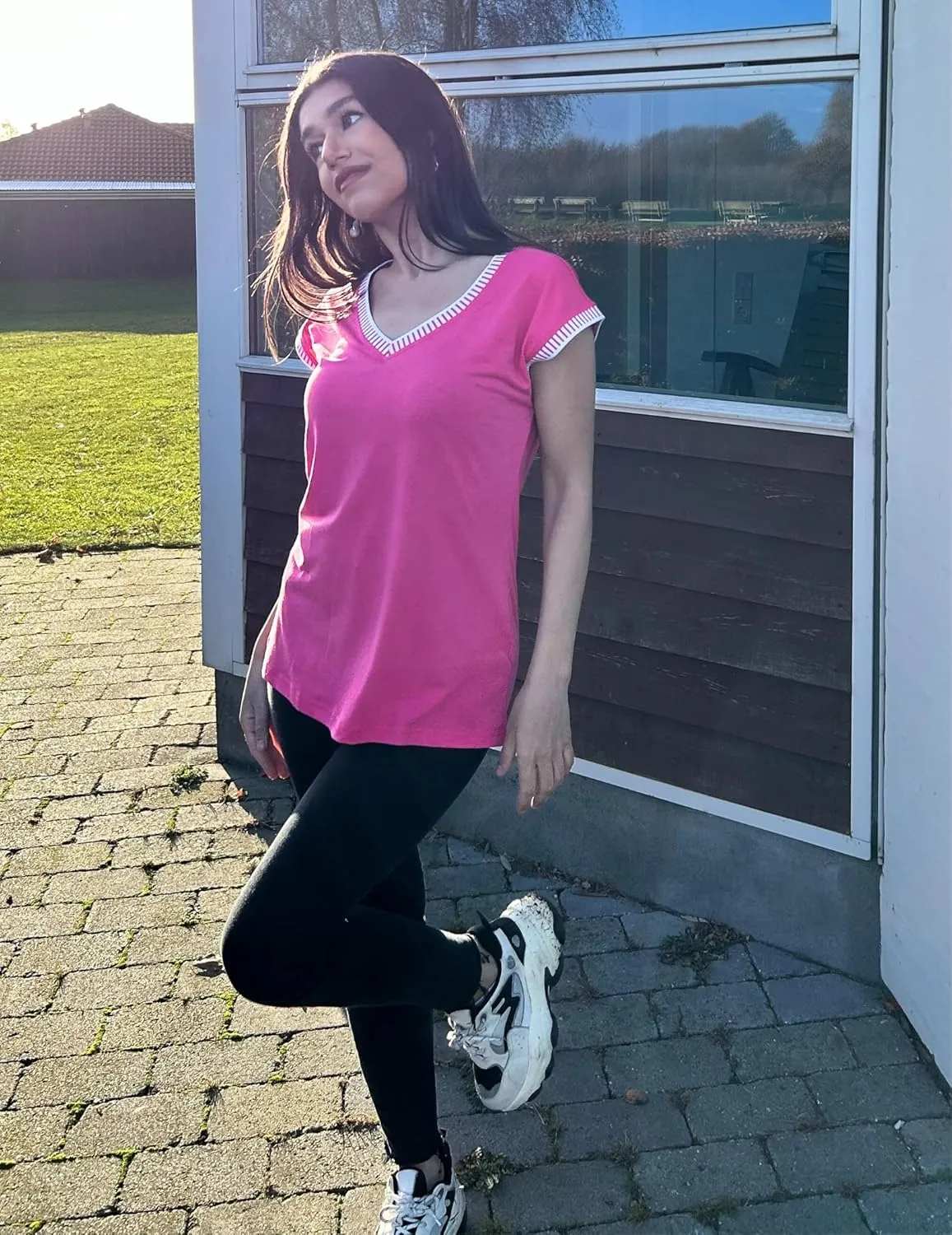 Zeagoo Women's Summer Tops Cap Sleeve Casual Shirts 2025 V Neck Basic Tshirts Loose Fit Trendy Tee
