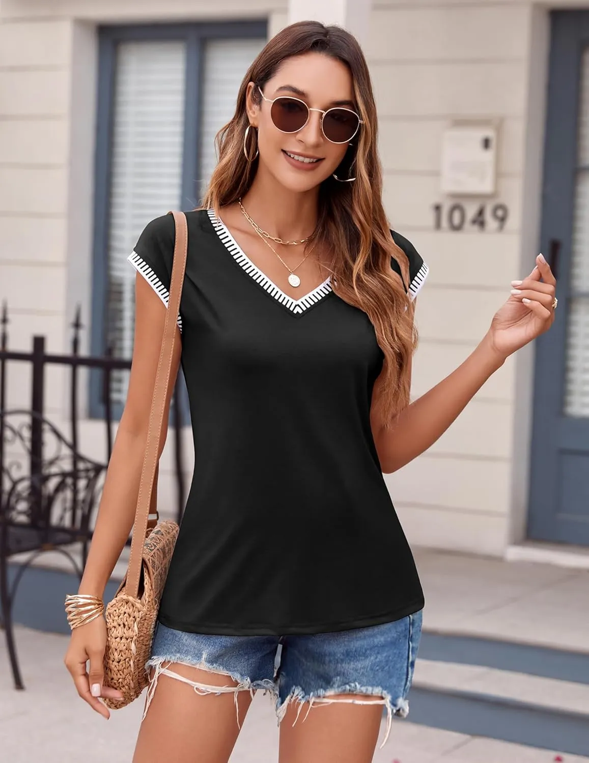 Zeagoo Women's Summer Tops Cap Sleeve Casual Shirts 2025 V Neck Basic Tshirts Loose Fit Trendy Tee